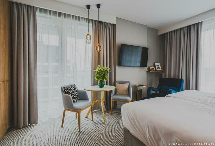 标准间带双人床, Royal Tulip Warsaw Centre