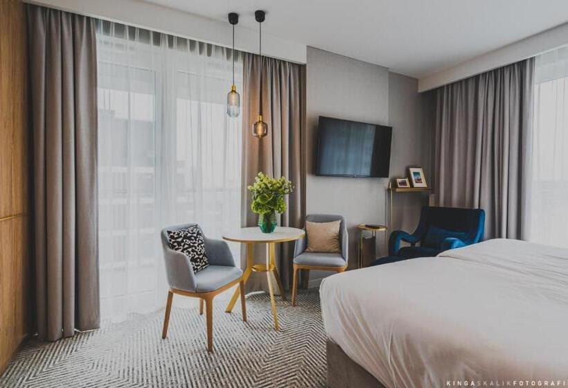 Стандартный Номер Кровать Кинг, Royal Tulip Warsaw Centre