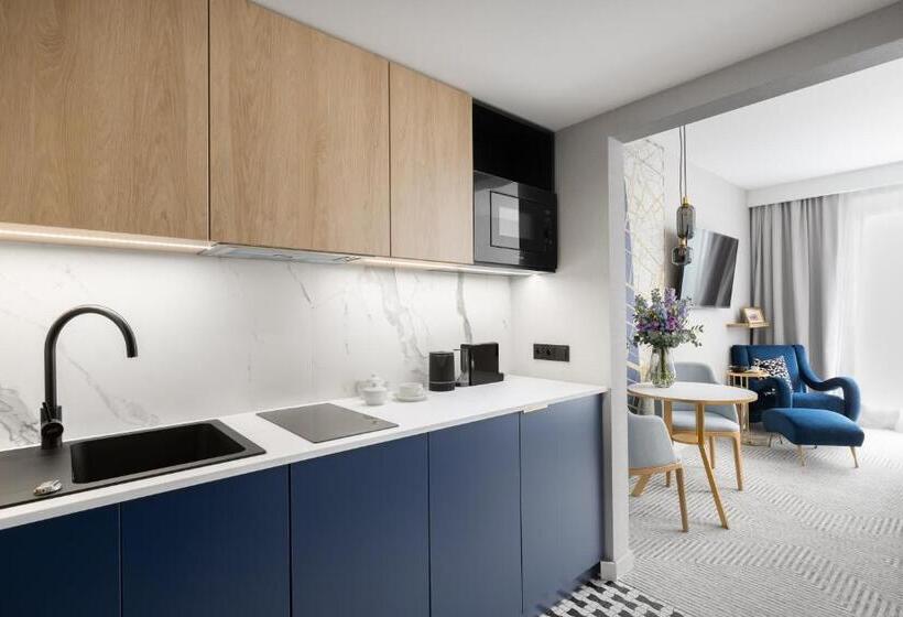 带大床的标准间, Royal Tulip Warsaw Centre