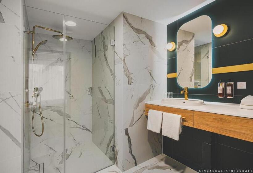 Полулюкс Кровать Кинг, Royal Tulip Warsaw Centre