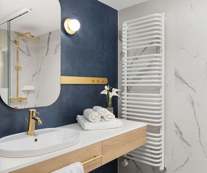 标准间带双人床, Royal Tulip Warsaw Centre