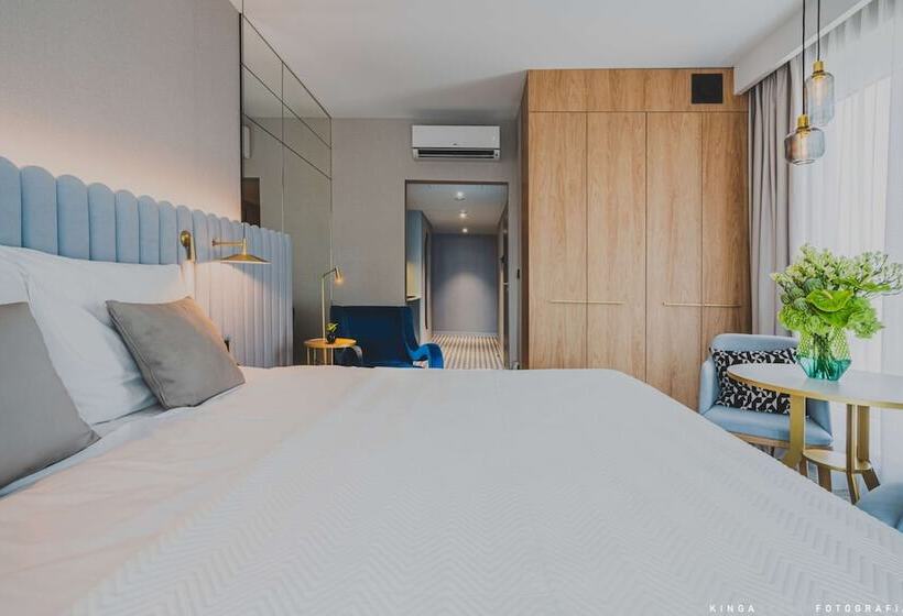 标准间带双人床, Royal Tulip Warsaw Centre