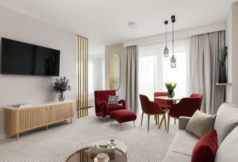 家庭间, Royal Tulip Warsaw Centre