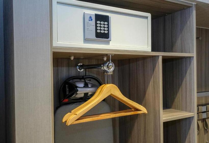 スタンダードシングルルーム, City Sleeper At Royal National