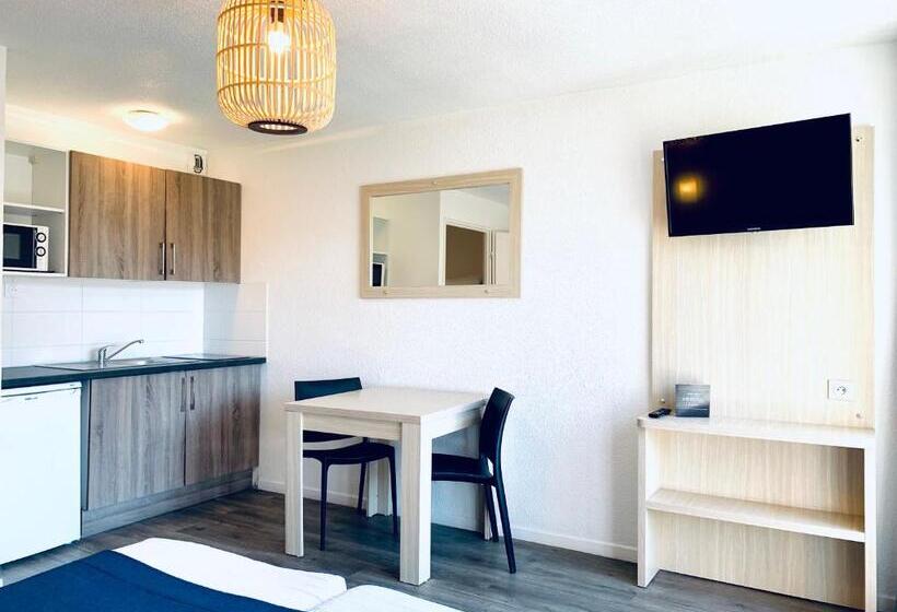 标准工作室, Hippotel