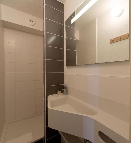 带双人床的标准工作室, Hippotel