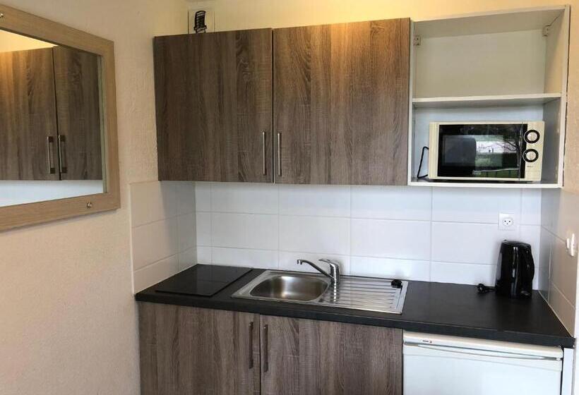 带双人床的标准工作室, Hippotel