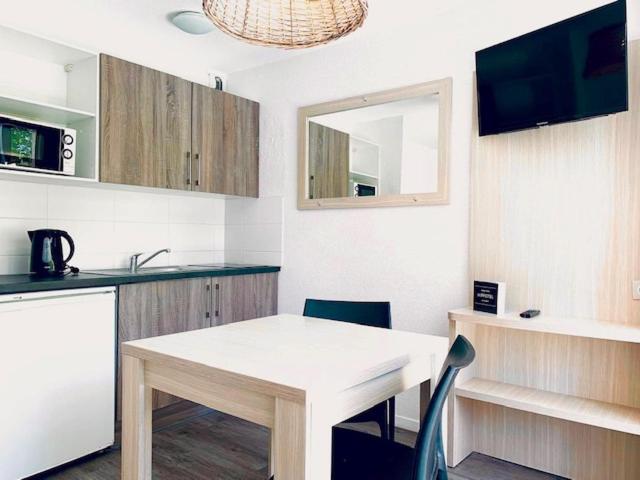 带双人床的标准工作室, Hippotel