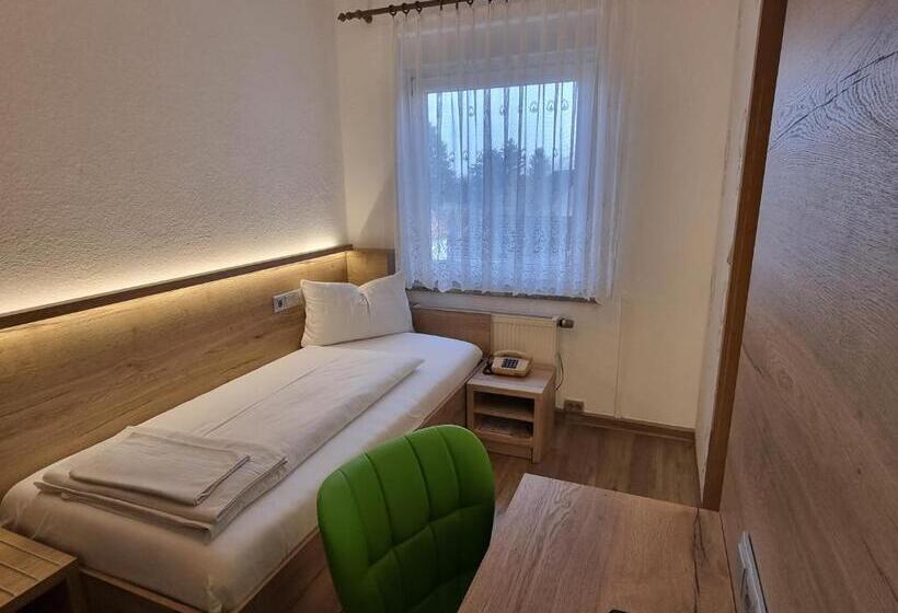 标准单人间, Bergschanke & Berg