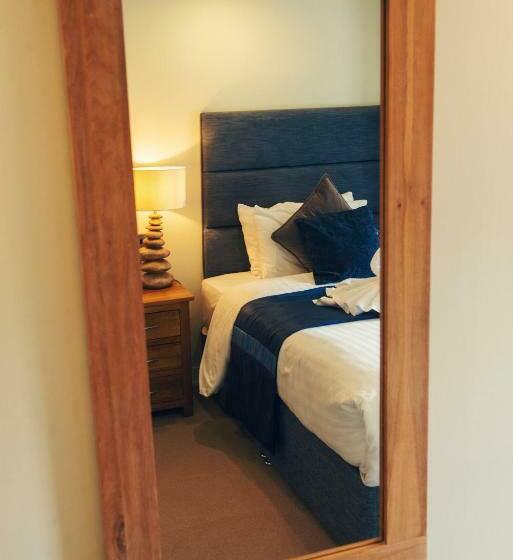 Индивидуальный Номер Классика, Clifton Arms