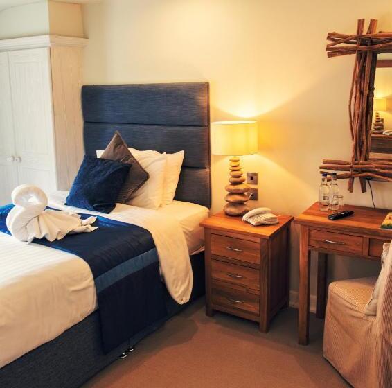 Индивидуальный Номер Классика, Clifton Arms