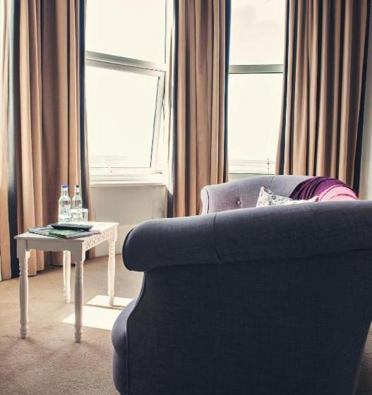 Номер Стандарт, Clifton Arms