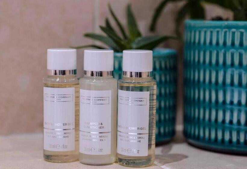 Номер Стандарт Вид на Море с Балконом, Clifton Arms