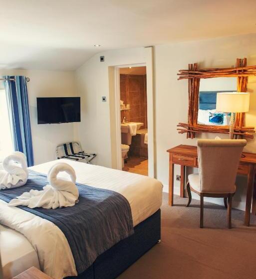 Семейный Номер, Clifton Arms