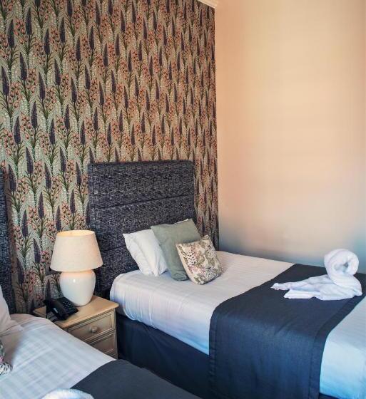 Номер Стандарт, Clifton Arms