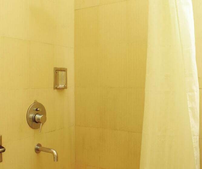 إستوديو قياسى, Country Club Valley Vista