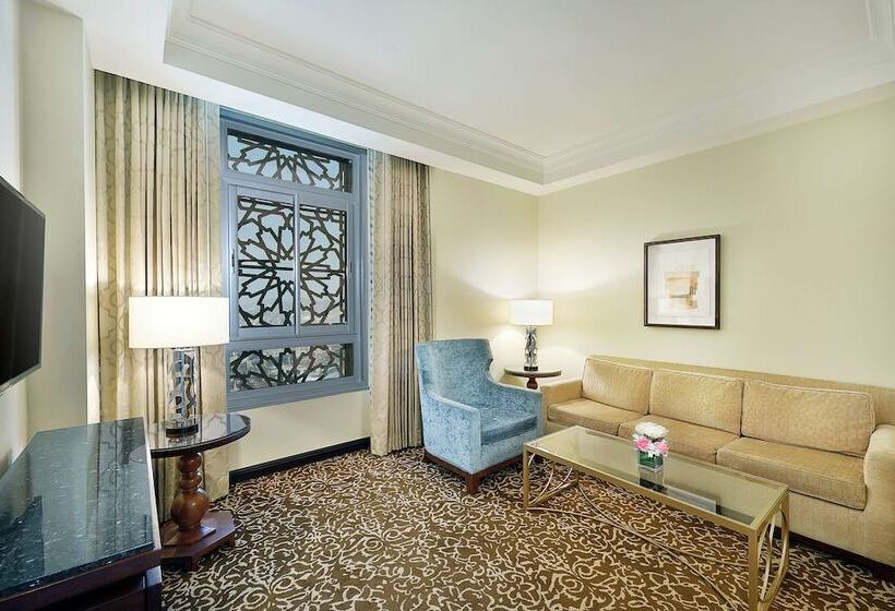 מיטת קינג בסוויטה, Hilton Suites Jabal Omar Makkah