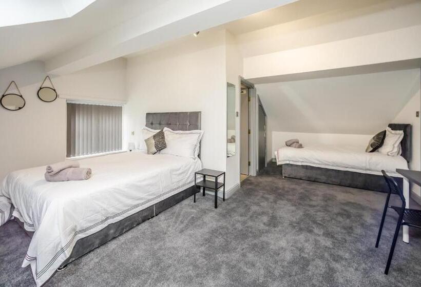 Komfort Trippelrum, Huddersfield Central Lodge