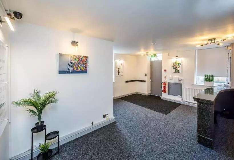 コンフォートトリプルルーム, Huddersfield Central Lodge