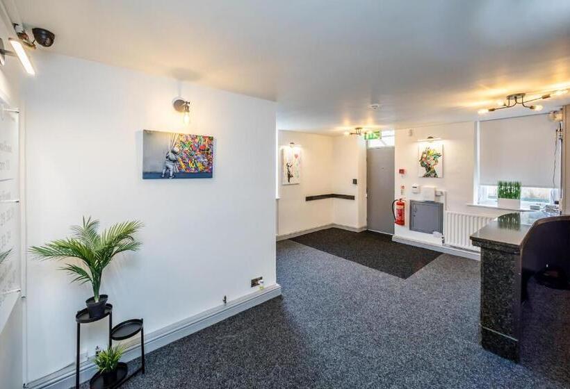 חדר אקונומי, Huddersfield Central Lodge