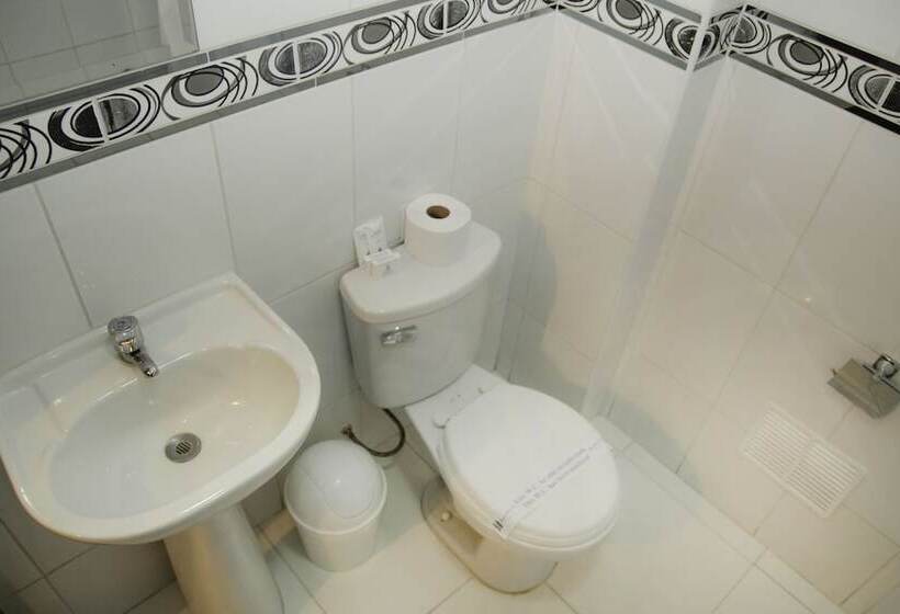 Номер Стандарт, Manhattan Inn Airport