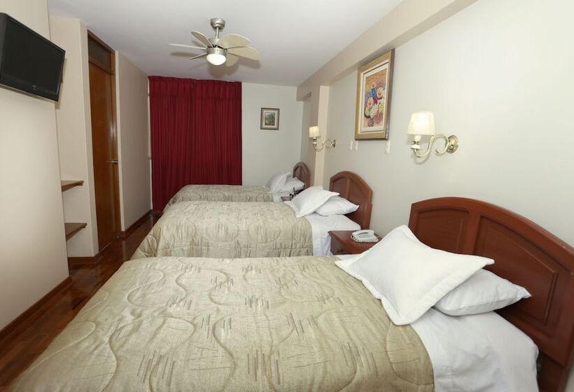 Номер Стандарт Трехместный, Manhattan Inn Airport