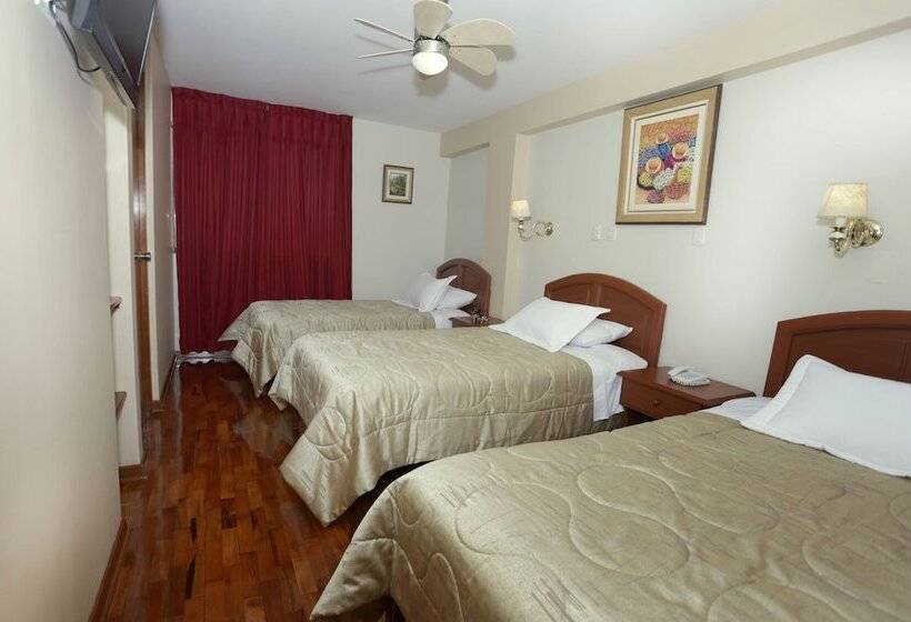 Номер Стандарт Трехместный, Manhattan Inn Airport