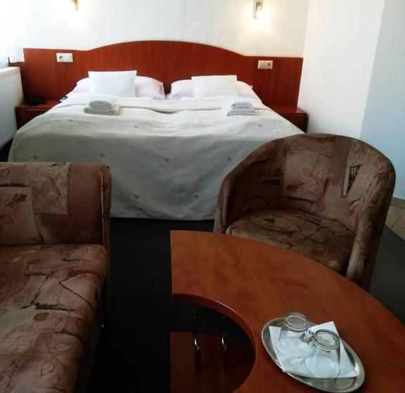 带大床的标准工作室, Margit