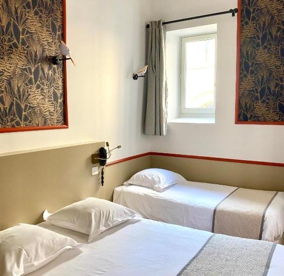 标准三人间, O Lyon Charite