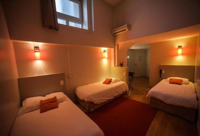 标准三人间, O Lyon Charite