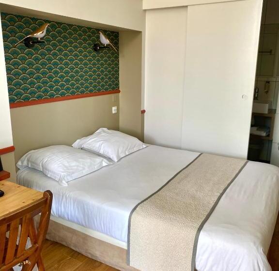 标准单人间, O Lyon Charite