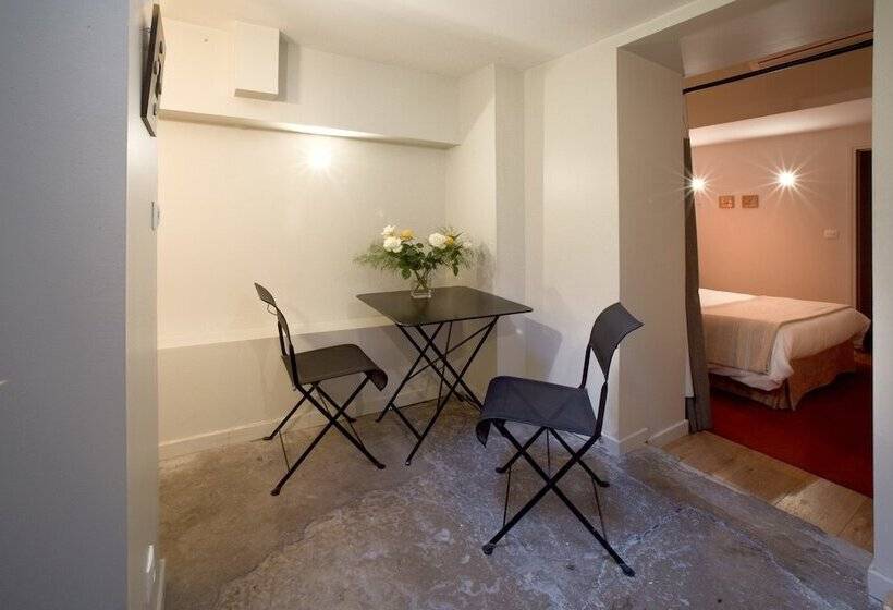 标准间, O Lyon Charite