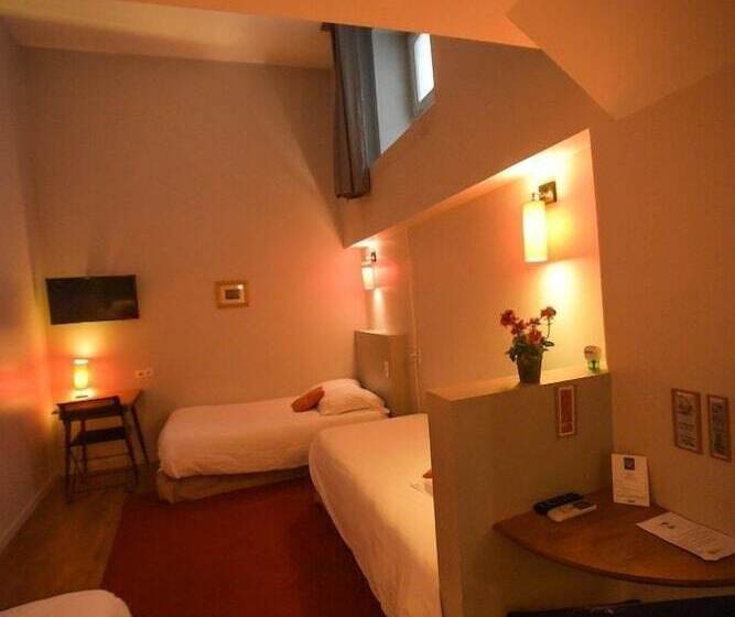 标准三人间, O Lyon Charite