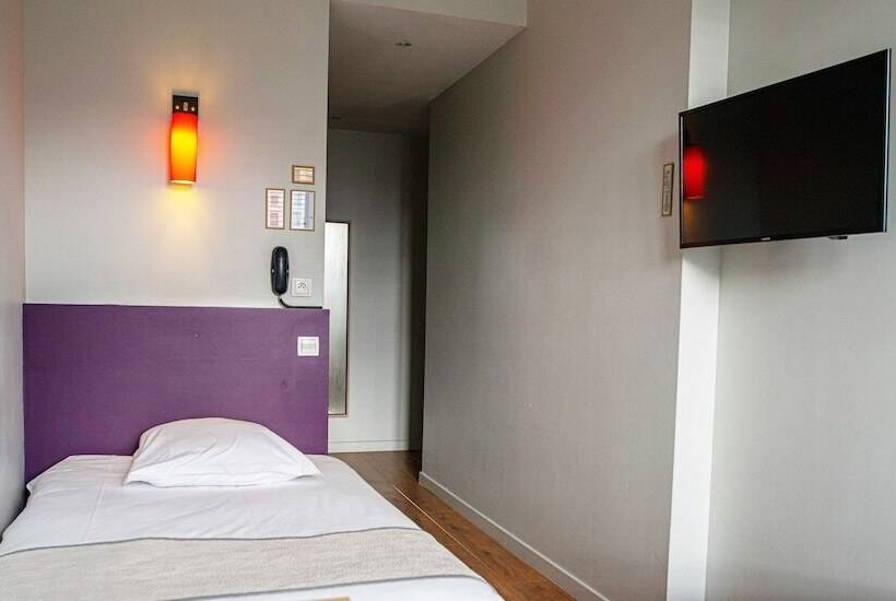 标准单人间, O Lyon Charite