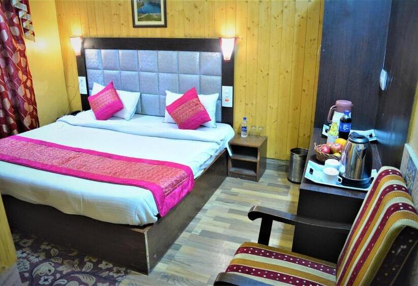 デラックスルーム, Star Of Kashmir