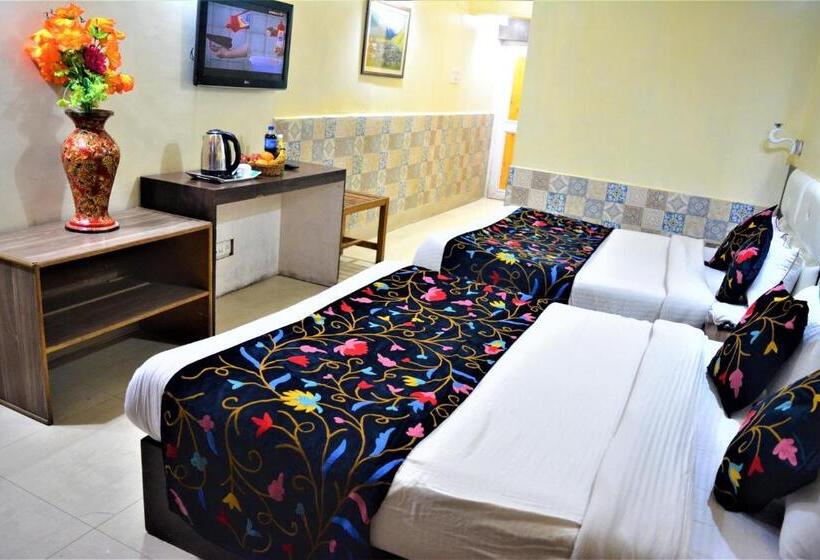 スーペリアファミリールーム, Star Of Kashmir