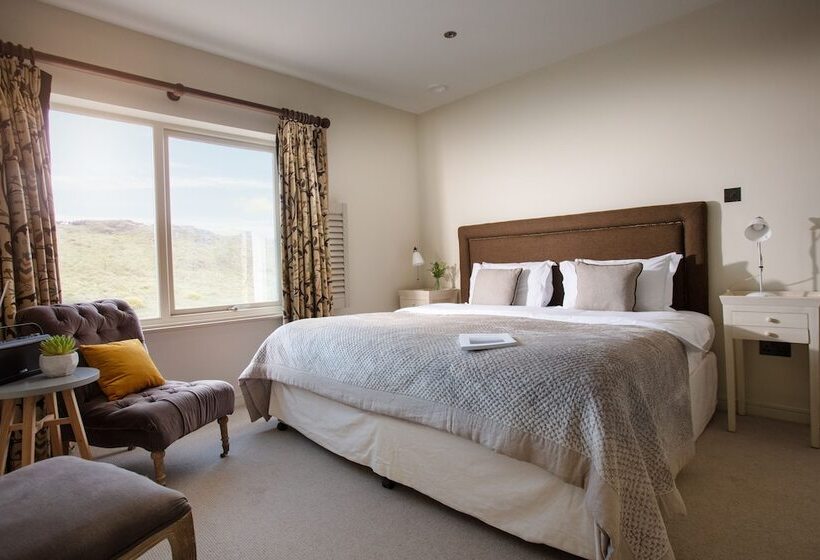 Семейный Номер, The Lewinnick Lodge