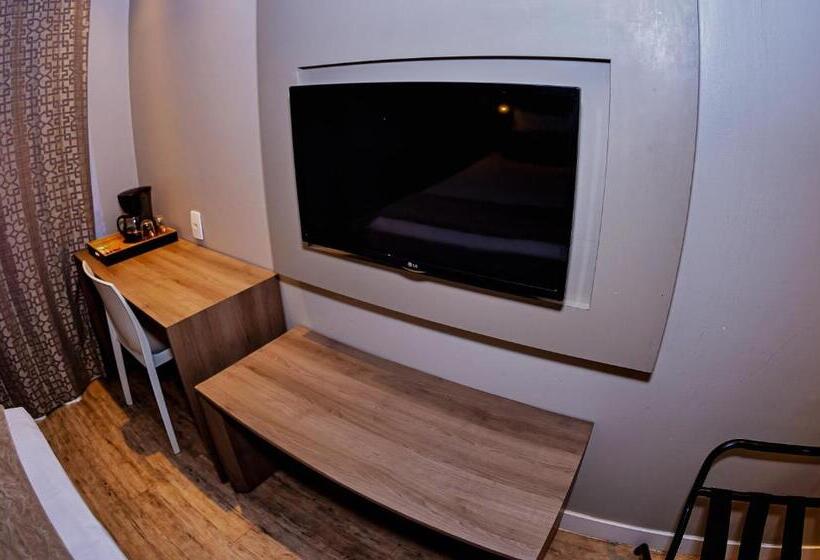 デラックスルーム, The