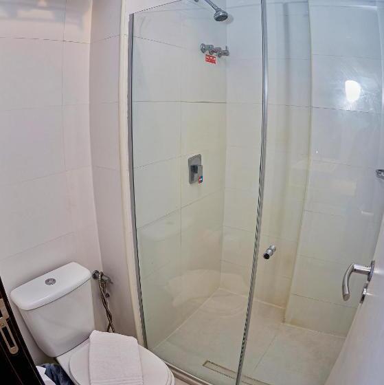 デラックスルーム, The