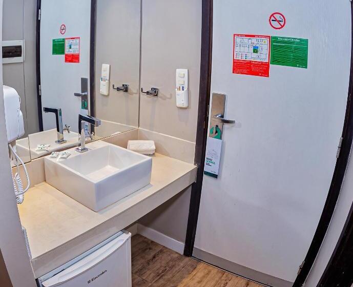 デラックスルーム, The