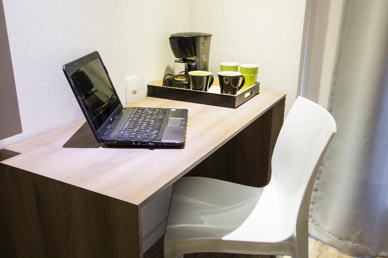 デラックスルーム, The