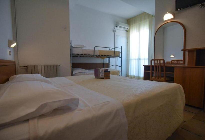 חדר סטנדרט לשלושה, Zani