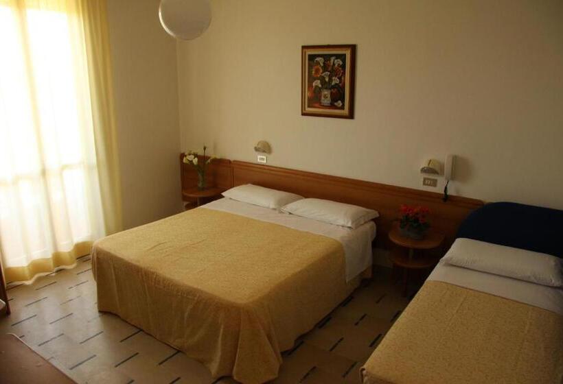 חדר סטנדרט לשלושה, Zani