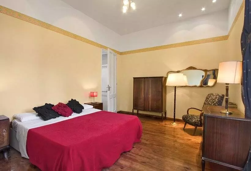 اتاق استاندارد یک نفره, Milhouse Hostel Hipo