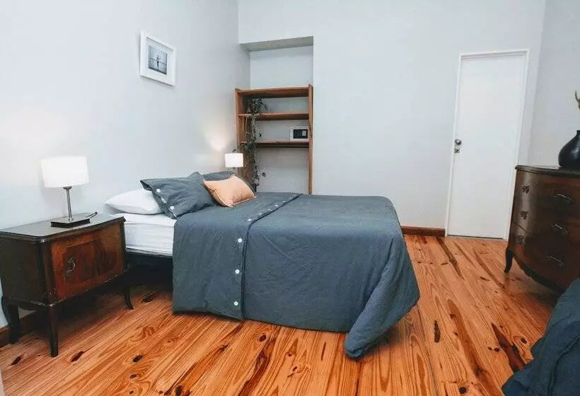 اتاق استاندارد یک نفره, Milhouse Hostel Hipo