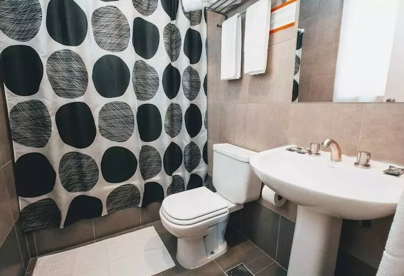 اتاق استاندارد سه نفره, Milhouse Hostel Hipo