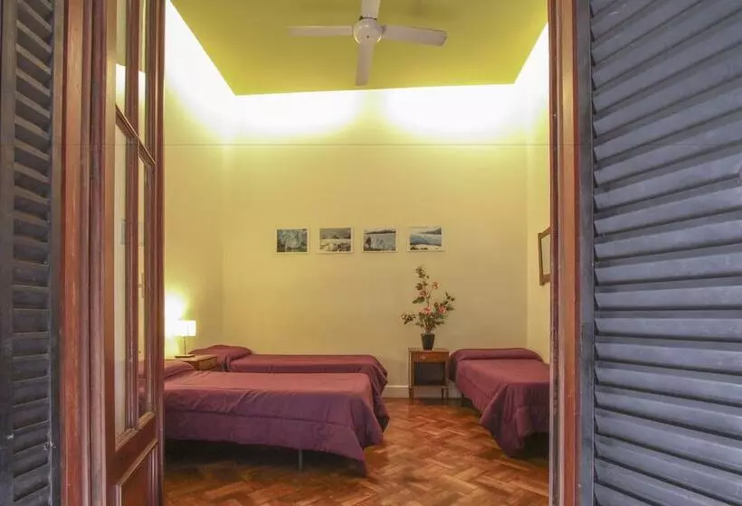 اتاق استاندارد سه نفره, Milhouse Hostel Hipo
