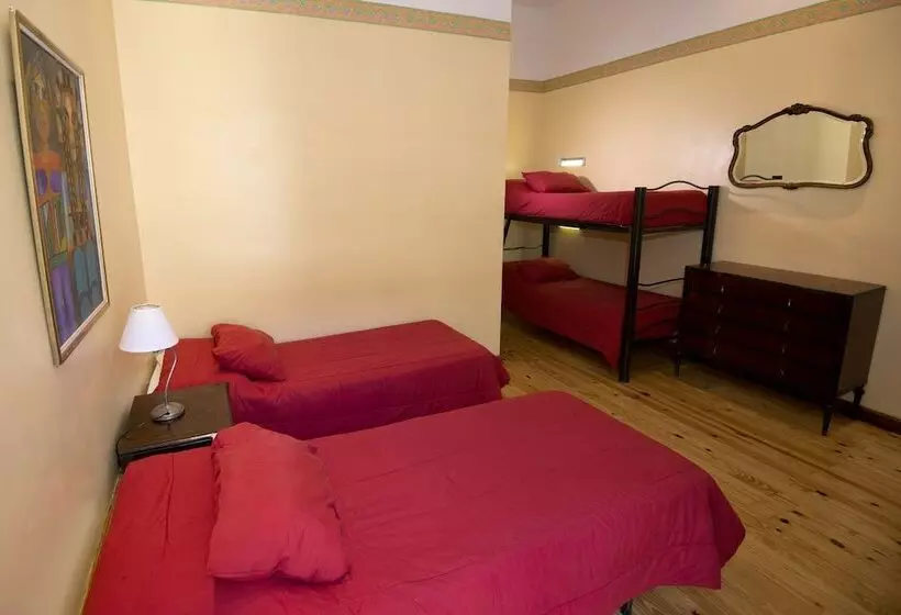 اتاق استاندارد چهار تخته, Milhouse Hostel Hipo