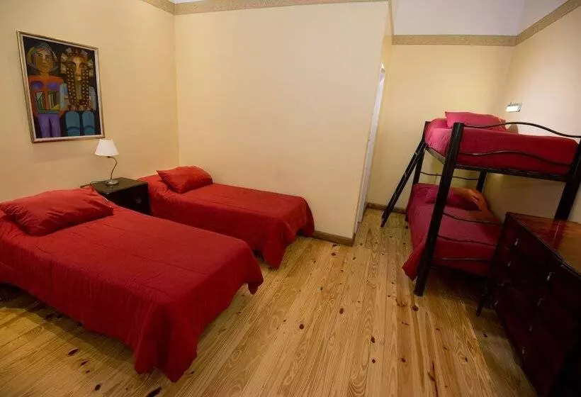 اتاق استاندارد چهار تخته, Milhouse Hostel Hipo