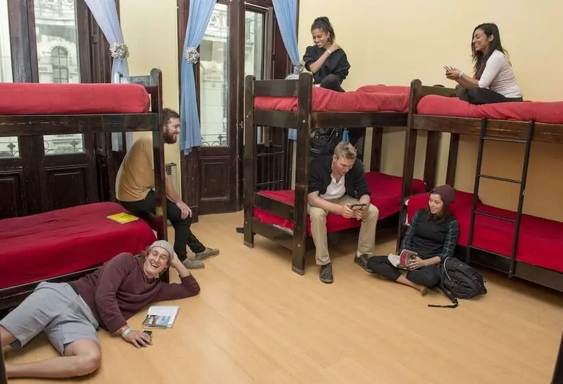 تختخواب در اتاق مشترک, Milhouse Hostel Hipo